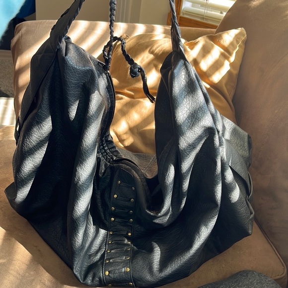 Volcom Purse - Picture 3 of 4